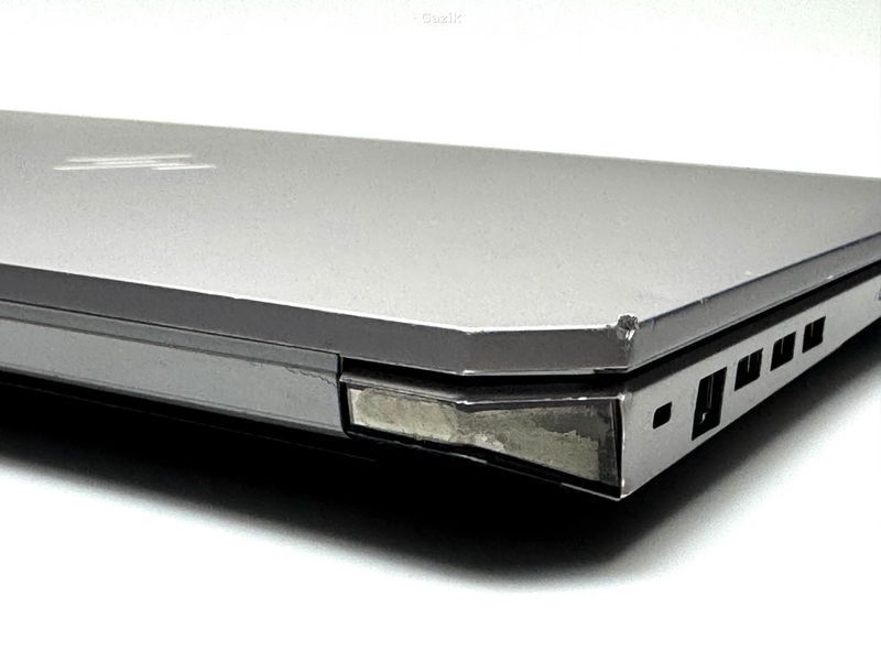 Ноутбук HP ZBook 17 G5 IPS Intel Xeon (E-2176M) 32 Гб 512 Гб SSD NVIDIA Quadro P5200 16GB (Вживаний - Клас B)