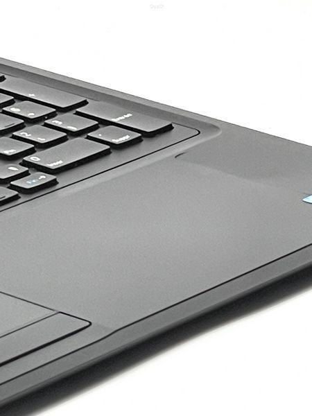 Ноутбук Dell Latitude 5590 Multitouch Intel Core i5 (i5-7300U) 8 Гб 128 Гб SSD (Вживаний - Клас B)