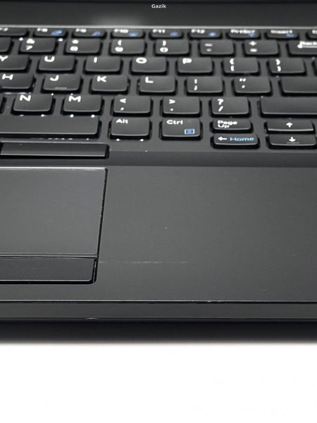 Ноутбук Dell Latitude E5570 IPS Intel Core i5 (i5-6300U) 8 Гб 128 Гб SSD (Вживаний - Клас B)