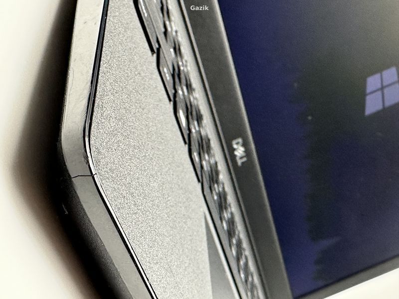 Ноутбук Dell Latitude 3500 TN Intel Core i3 (i3-8145U) 8 Гб 128 Гб SSD (Вживаний - Клас B)