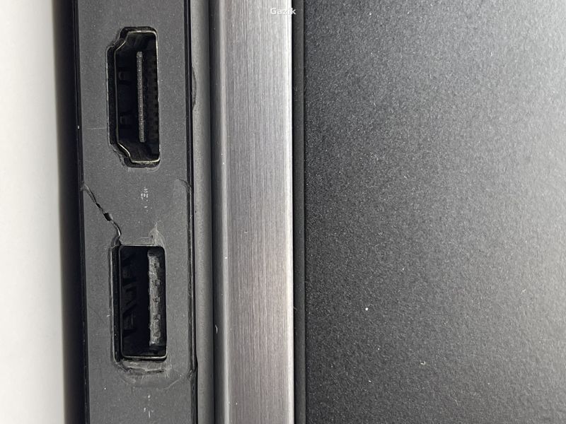 Ноутбук Dell Latitude 5580 IPS Intel Core i7 (i7-7820HQ) 8 Гб 512 Гб SSD (Вживаний - Клас B) RNB1223850 фото