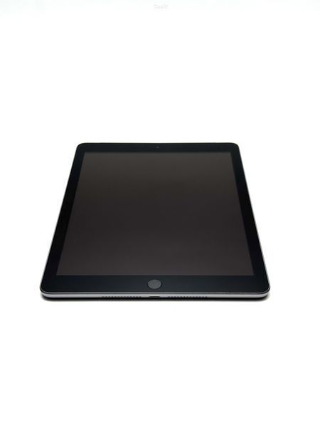 Планшет Apple iPad 6th Space Gray (A1954) 9,7 Retina 128 Гб Wi-Fi + LTE (Вживаний - Клас A-)