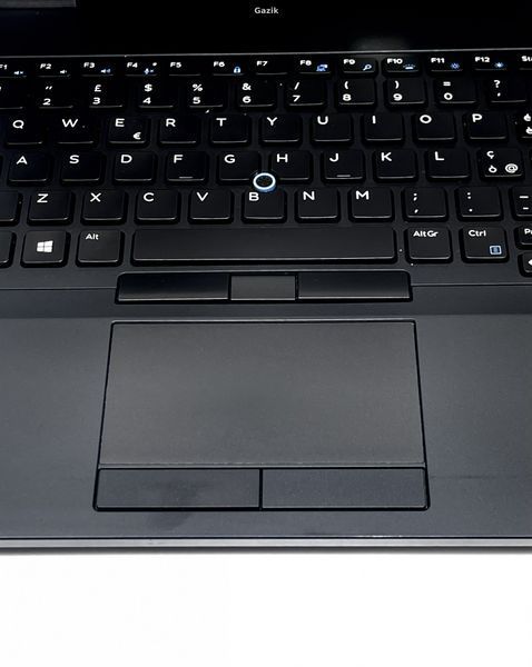 Ноутбук Dell Latitude E5570 IPS Intel Core i5 (i5-6440HQ) 8 Гб 240 Гб SSD (Вживаний - Клас B)