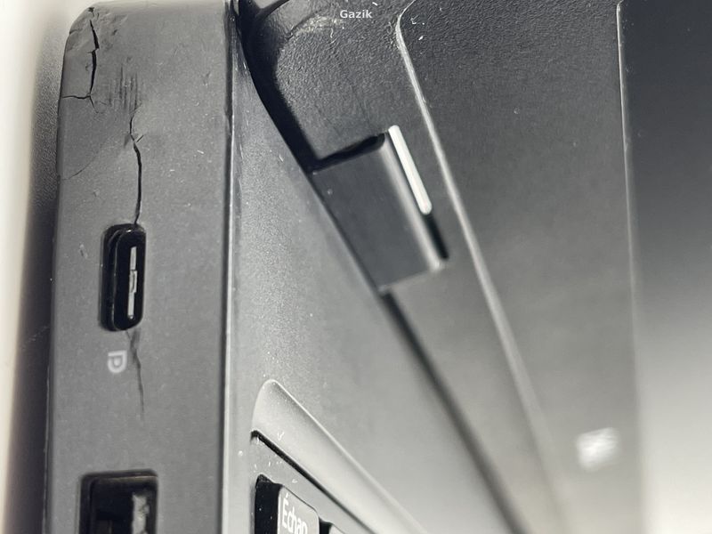 Ноутбук Dell Latitude 5580 IPS Intel Core i5 (i5-6440HQ) 8 Гб 128 Гб SSD (Вживаний - Клас B)