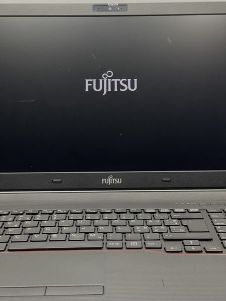 Ноутбук Fujitsu LifeBook E557 IPS Intel Core i5 (i5-7200U) 8 Гб 180 Гб SSD (Вживаний - Клас B), IPS, Intel Core i5-7200U, 8 Гб, 180 Гб, Intel HD Graphics 620