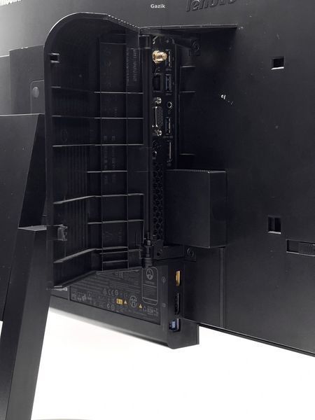 Моноблок Lenovo Tiny-in-One M900 AIO TN Intel Core i5 8 Гб 128 Гб SSD (Вживаний - Клас A-) CNB11211228 фото