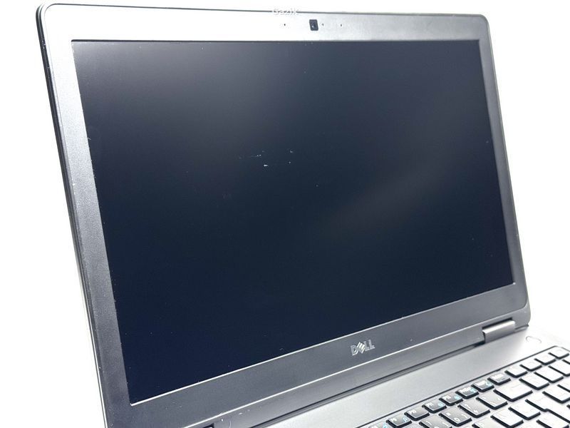 Ноутбук Dell Latitude E5570 IPS Intel Core i5 (i5-6200U) 8 Гб 128 Гб SSD Клас B (NTB0426060) Б/В
