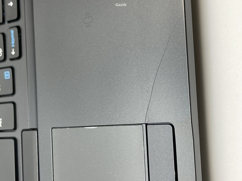 Ноутбук Dell Latitude 5590 Multitouch Intel Core i5 (i5-8350U) 16 Гб 500 Гб SSD (Вживаний - Клас B)