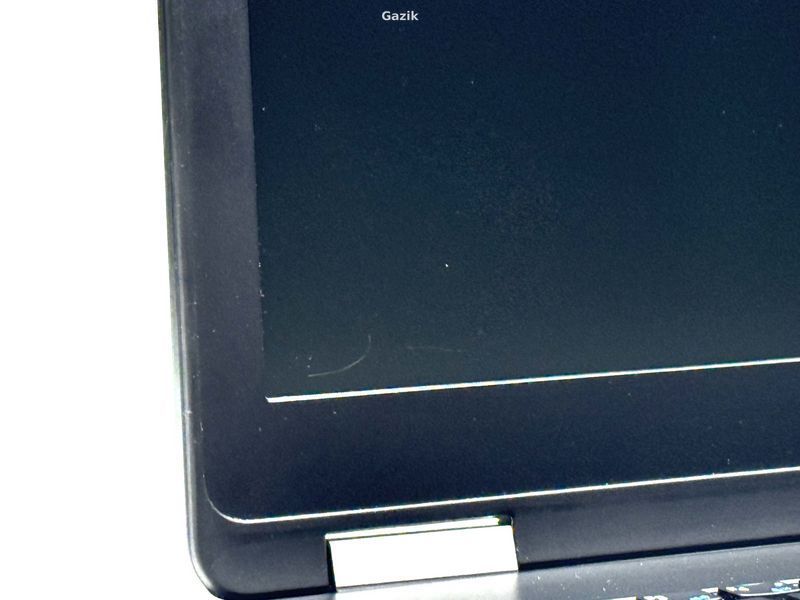 Ноутбук Dell Latitude E5570 TN Intel Core i5 (i5-6200U) 8 Гб 240 Гб SSD Клас A- (GNB0925191) Б/В