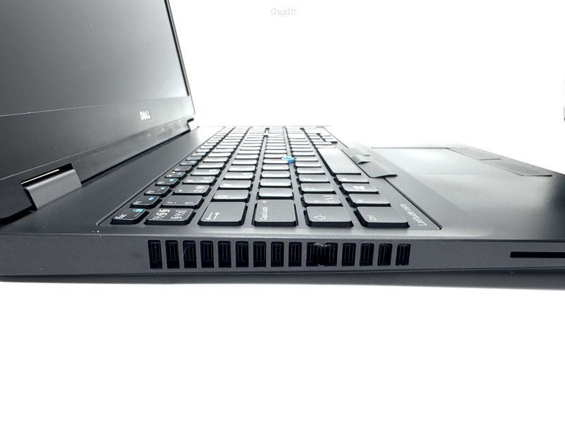 Ноутбук Dell Latitude E5570 IPS Intel Core i5 (i5-6300U) 8 Гб 128 Гб SSD Клас B (NTB0426065) Б/В