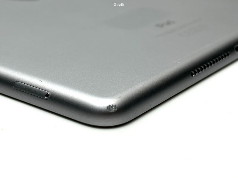 Планшет Apple iPad 6th Space Gray (A1954) 9,7 Retina 128 Гб Wi-Fi + Cellular (Вживаний - Клас A-)